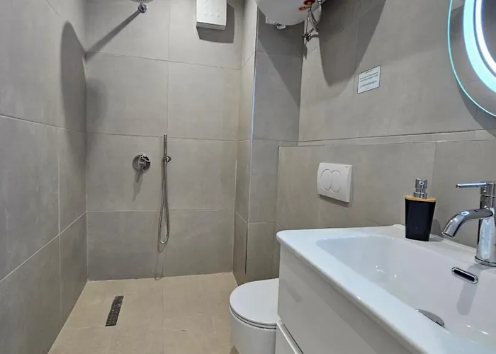 Apartment's Center Aquilo 地拉那
