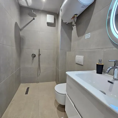 Apartment's Center Aquilo 地拉那